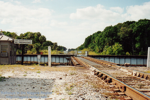 Swing bridge